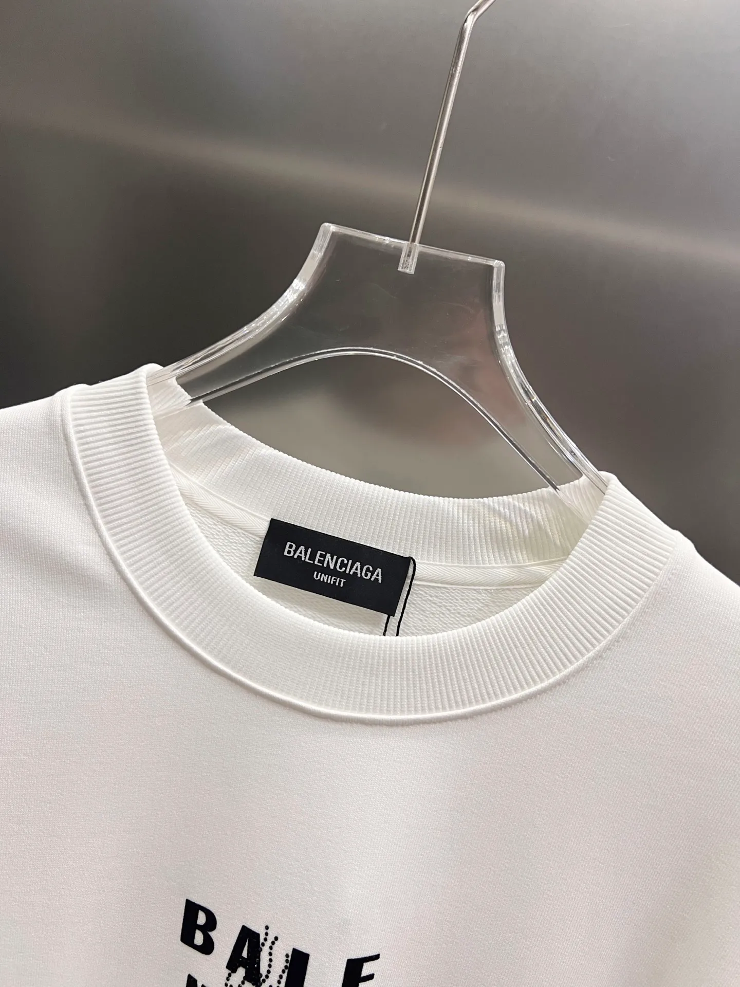 BAL Balenciaga 2026 Autumn and Winter New Arrival Round Neck Long Sleeve Sweater Classic Letter Flocking Print + Three-dimensional Silicone Technology Men and Women Same Style Loose Version S M L XL XXL Five Codes Color: Black White